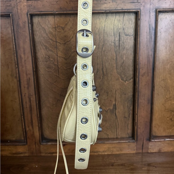 BALENCIAGA Le Cagole leather handbag Never worn, with tag light pale yellow - Picture 3 of 11